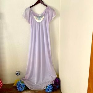 Vintage 60’s Beeline Nightgown